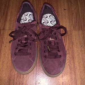 Women’s Puma sneaker